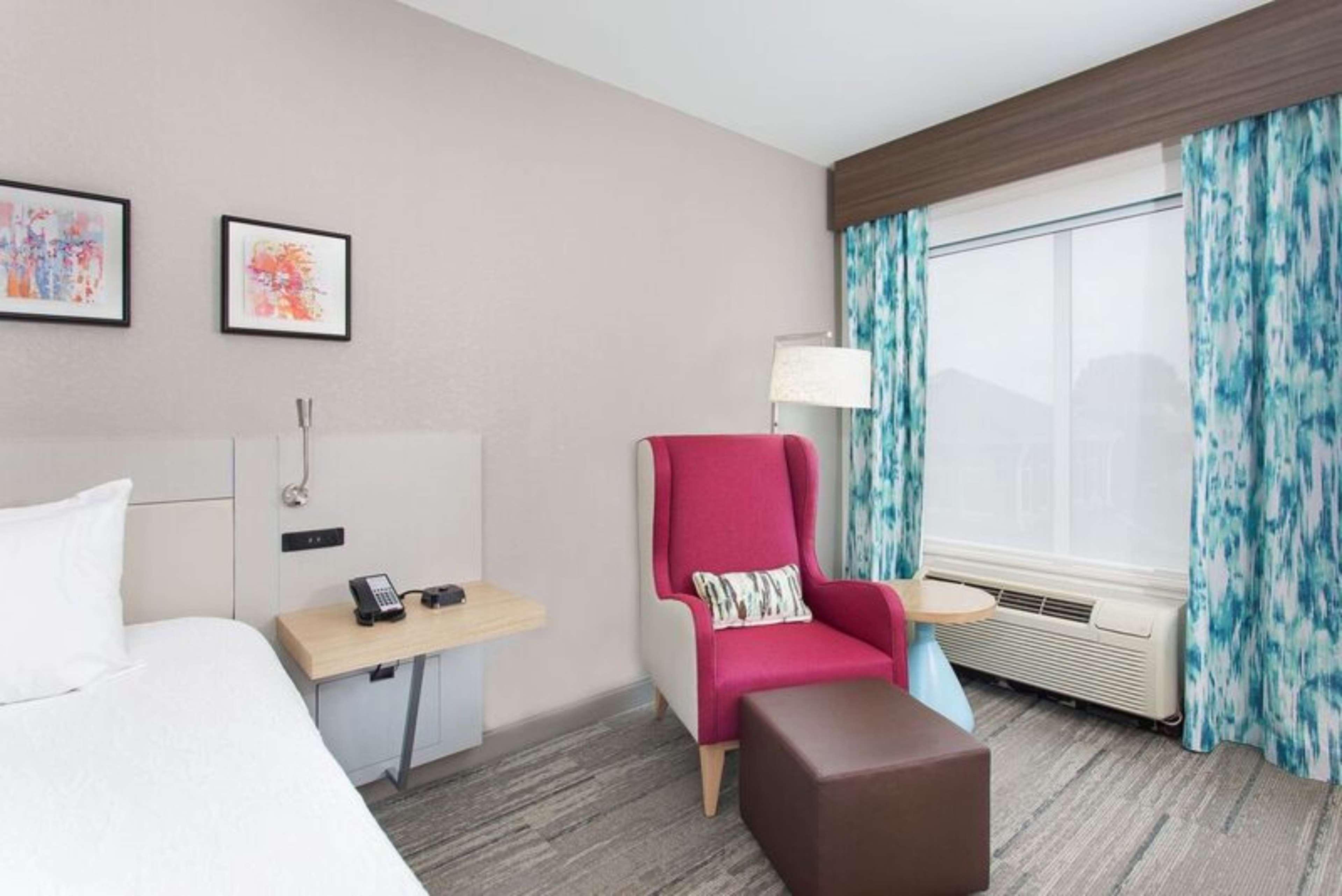 Hilton Garden Inn Knoxville West/Cedar Bluff Bagian luar foto